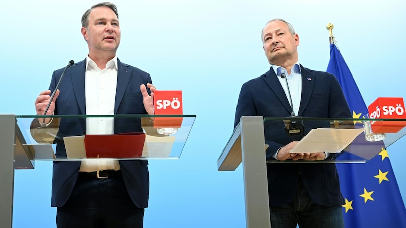 SPÖ-Chef Andreas Babler mit EU-Spitzenkandidat Andreas Schieder (Bild: APA/HELMUT FOHRINGER)