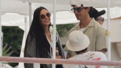 Ez lenne az év nyári románca? Még májusban Demi Moore-t lefotózták, amint Joe Jonasszal flörtöl Cannes-ban. (Bild: www.viennareport.at)