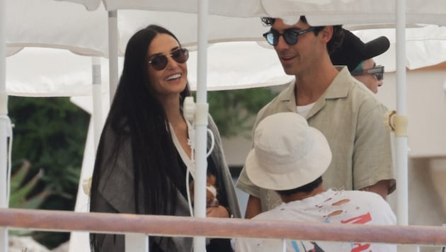 Is this the summer romance of the year? Back in May, Demi Moore was photographed in Cannes with Joe Jonas. (Bild: www.viennareport.at)