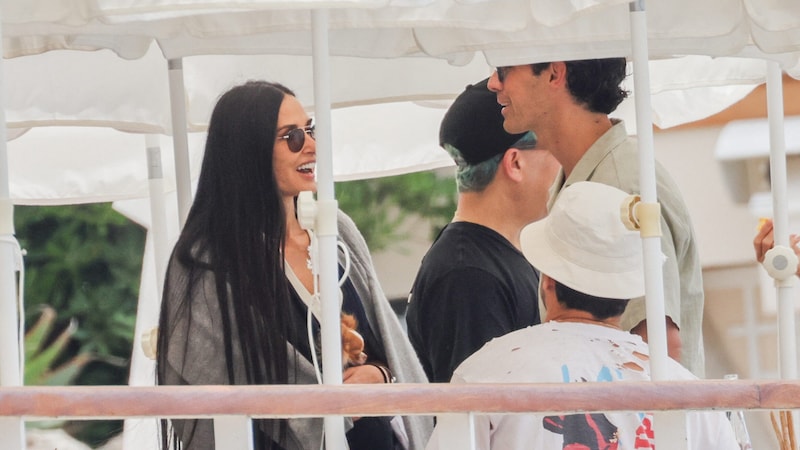 Demi Moore and Joe Jonas didn't seem averse to flirting in Cannes. What's going on there? (Bild: www.viennareport.at)