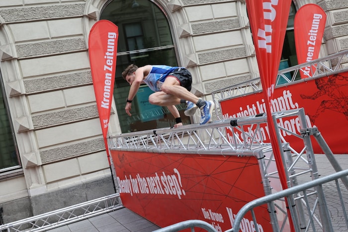 The "Krone" obstacle in Kaiserfeldgasse (corner of Schmiedgasse)