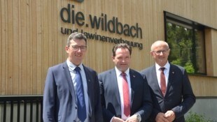 Die Anwesenheit von Bundesminister Norbert Totschnig (Mitte) verlieh der ohnehin mit prominenten ...