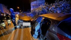 Zum Absichern und Aufräumen nach einem Verkehrsunfall wurde die Feuerwehr Krumpendorf in der Nacht auf Donnerstag gerufen. (Bild: FF Krumpendorf)