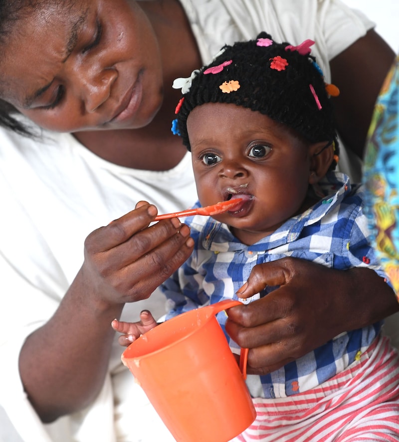 Many children only consume breast milk or milk and a starchy staple food such as rice, maize or wheat. (Bild: APA/HELMUT FOHRINGER)