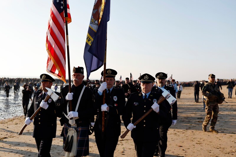 Zeremonie auf Utah Beach (Bild: AP)