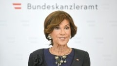 Kurzzeit-Bundeskanzlerin Brigitte Bierlein nach ihrer Angelobung am 3. Juni 2019. (Bild: APA/ROLAND SCHLAGER)