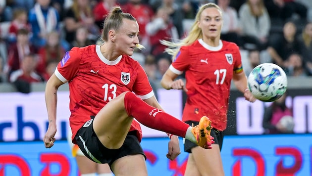 Virginia Kirchberger (l.) moves to Vienna Austria.