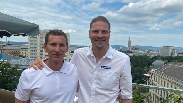 Servus TV experts Florian Klein (left) and Sebastian Prödl spoke plainly above the rooftops of Vienna. (Bild: Matthias Mödl)