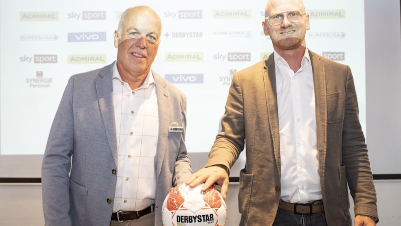 Derbystar boss Joachim Böhmer (left) with Bundesliga board member Christian Ebenbauer (Bild: APA)