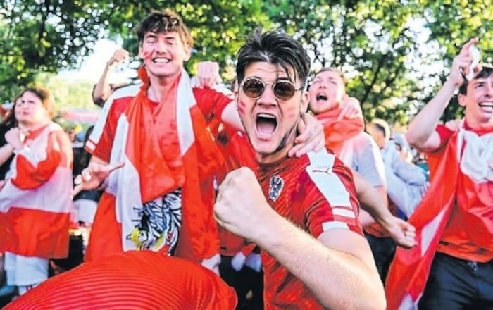 Wollen Sie mit Freunden eine EURO Party feiern?