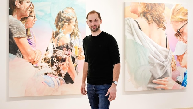 Martin Veigl with his works, which are entirely dedicated to the people of today. (Bild: reinhard winkler)