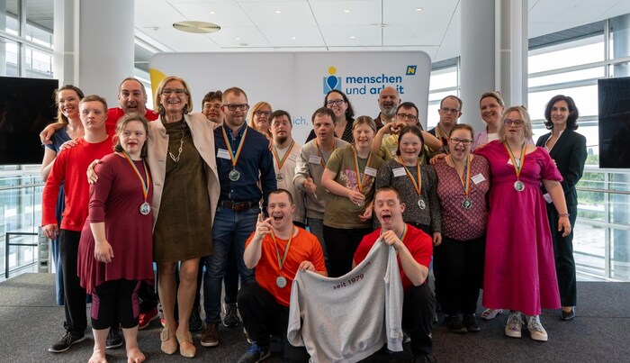 Die Ausstellung „Aktiv Inklusiv: Berufliche Enthinderung“ in St. Pölten zeigt geglückte Integration von Menschen mit Behinderung am Arbeitsmarkt – mit Landeshauptfrau Johanna Mikl-Leitner.