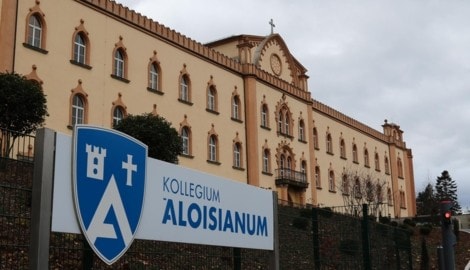 Auch die Klassenkollegen des mutmaßlichen Opfers erhalten im Linzer Aloisianum psychologische Hilfe. (Bild: Scharinger Daniel)