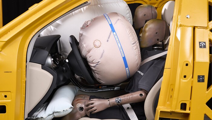 "Dual Contour" airbag