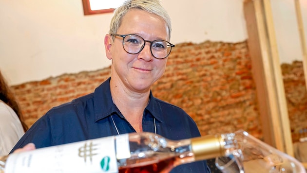 Susanne Weber is delighted: Weingut Weber in St. Stefan ob Stainz was named Winery of the Year and double winner (Bild: Scheriau Erwin)