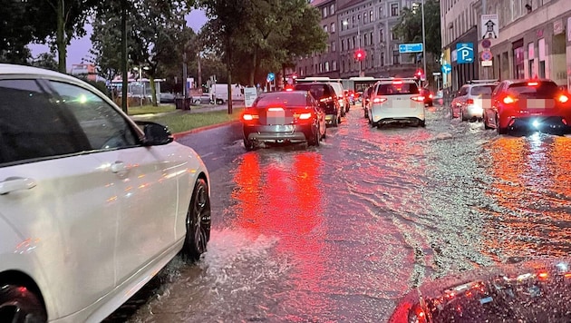 Severe thunderstorm over Vienna on Thursday evening (Bild: Krone KREATIV/zVg)