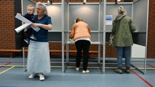 Mit der Öffnung der Wahllokale in den Niederlanden haben am Donnerstagmorgen die Europawahlen begonnen. (Bild: AFP)