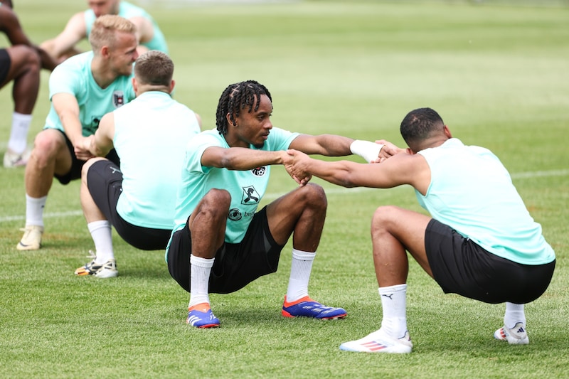 Thierno Ballo (2nd from right): hasn't played a minute in the senior team yet - but will he still be at the EURO? (Bild: GEPA)