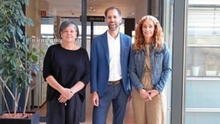 Sabine Trummer (Kinder- und Jugendhilfebeirat), Lukas Trentini (Kinder- und Jugendanwalt) und LR ...