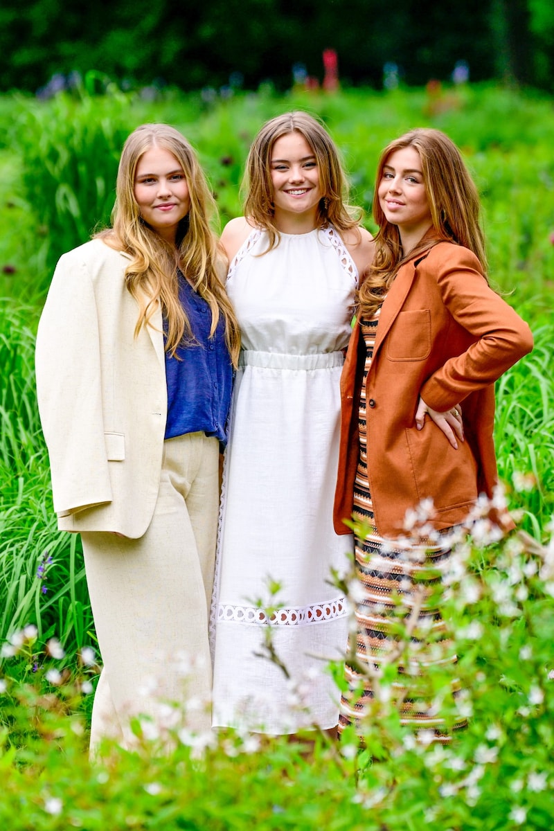 The three princesses posed in cute summer looks. (Bild: picturedesk.com/Dutch Press Photo Agency / Action Press / picturedesk.com)