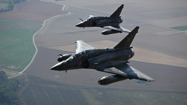 Francia Mirage-2000-es vadászgépek (archív kép) (Bild: APA/AFP/Christophe SIMON)