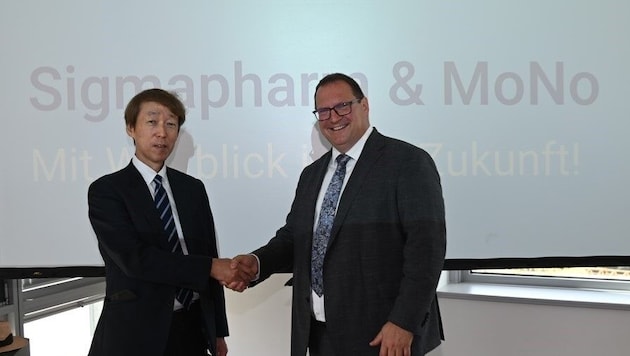 Masaya Saito, CFO von Rohto Pharmaceutical, und Sigmapharm-Geschäftsführer Bernhard Wittmann. (Bild: Bernhard Steiner)