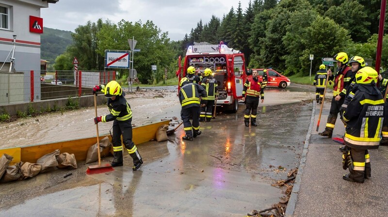 Viele Straßen im Land wurden überflutet. (Bild: Manfred Wimmer)