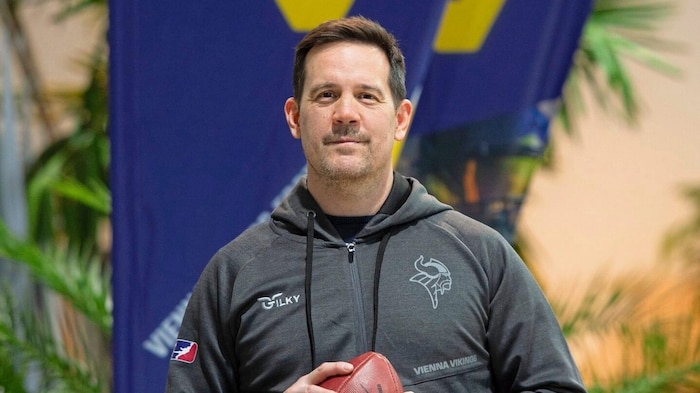 Headcoach Chris Calaycay ist mit seiner Truppe in Polen gefragt.
