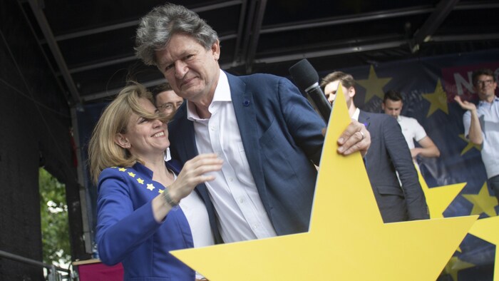 NEOS-Spitzenkandidat Helmut Brandstätter und Vorsitzender Beate Meinl-Reisinger 