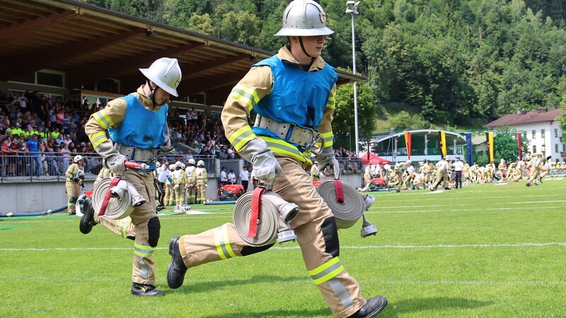 Die Gastgeber aus Zell am Ziller durften als eine der ersten Gruppen antreten. (Bild: Birbaumer Christof)