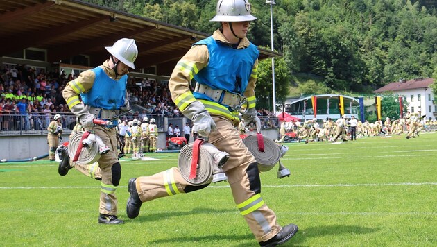 The hosts from Zell am Ziller were one of the first groups to perform. (Bild: Birbaumer Christof)