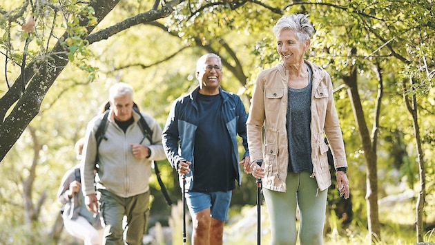 Selbst belastungsintensive Sportarten sind heutzutage mit Kunstgelenk mithilfe moderner Prothetik grundsätzlich möglich. Vorrangiges Ziel ist es aber, den Patienten neue Lebensqualität zu schenken.   (Bild: www.peopleimages.com)