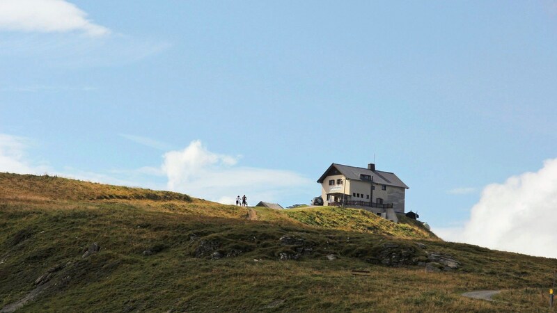 Das Statzerhaus am Hundstein ist von der Schließung bedroht. (Bild: Herbert Gschwendtner)