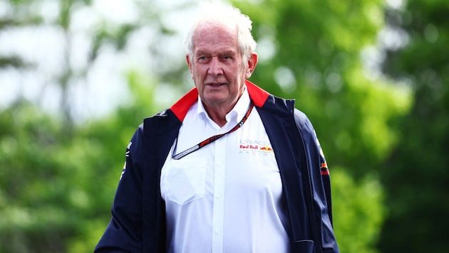 Helmut Marko can well imagine Yuki Tsunoda sitting next to Max Verstappen in the Red Bull cockpit as early as 2025. (Bild: AFP/GETTY IMAGES/CLIVE ROSE)