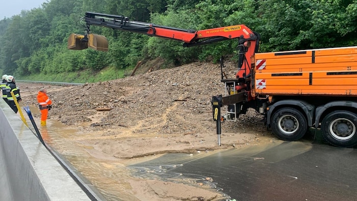 Übelbach yakınlarındaki Pyhrn otoyolunda çamur kayması