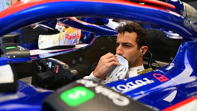 Daniel Ricciardo's collar bursts after criticism from Jacques Villeneuve. (Bild: Getty Images/Rudy Carezzevoli)