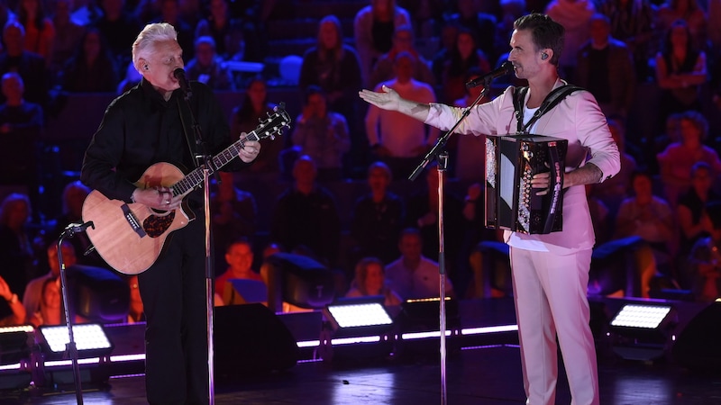 Silbereisen with his idol Rainhard Fendrich. (Bild: JürgensTV/Beckmann)