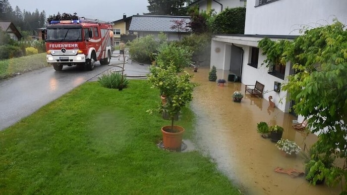 Wasser drang auch in einige Häuser