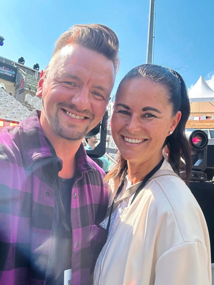 Singer Ben Zucker with "Krone" editor Jasmin Steiner.