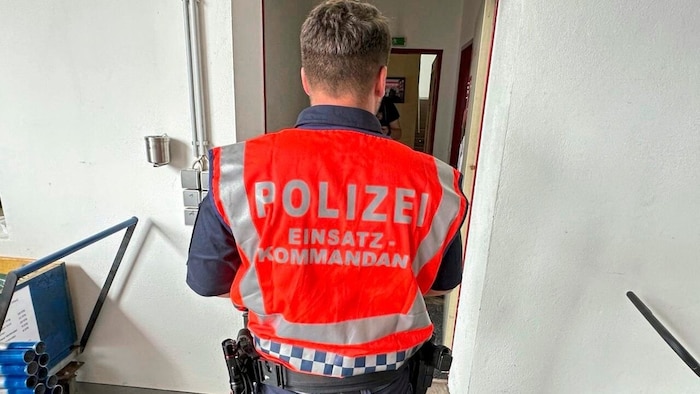 Polizei und Rotes Kreuz sind in Rudersdorf vor Ort.