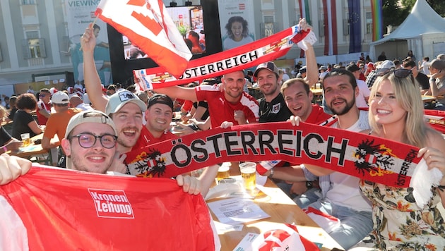 Österreich soll gewinnen! Die „Krone“ verlost unter den Einsendungen VIP-Tische an drei Public-Viewing-Orten. (Bild: Rojsek-Wiedergut Uta)