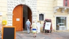 In Eisenstadt konnten die Wähler bei mildem Wetter abstimmen, während im Landessüden weiter Hochwassergefahr besteht. (Bild: Reinhard Judt)