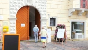 In Eisenstadt konnten die Wähler bei mildem Wetter abstimmen, während im Landessüden weiter ...