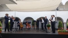 Das Amsterdam OchesterCamerata RCO spielte im Burghof in Klagenfurt auf. (Bild: Schager)