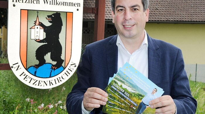 SPÖ candidate Günther Sidl voted at home in Petzenkirchen.