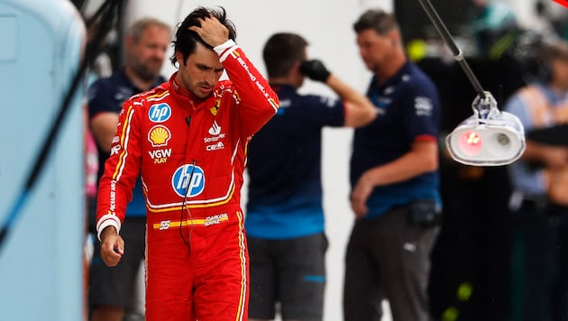 Carlos Sainz wird 2025 nicht im Mercedes-Cockpit zu sehen sein. (Bild: AFP/APA/Getty Images via AFP/GETTY IMAGES/Chris Graythen)