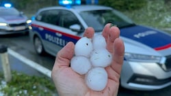 Golfballgroße Hagelkörner in Söll (Bild: ZOOM Tirol)