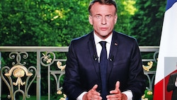 Unmittelbar nach dem Debakel seiner Liste bei der EU-Wahl rief Frankreichs Präsident Macron im TV Neuwahlen aus. (Bild: AFP/Ludovic Marin)