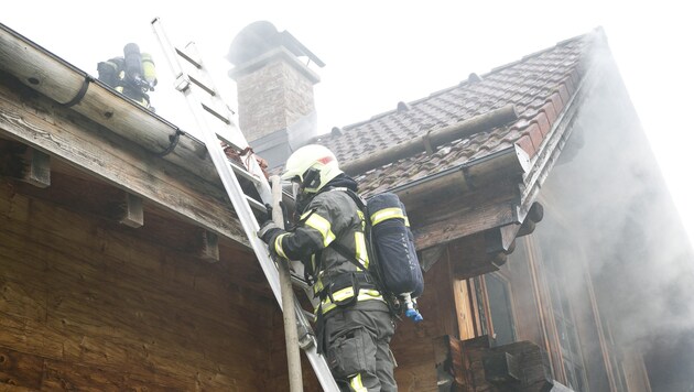 Die Rettungskräfte waren schnell vor Ort, um das Feuer zu bekämpfen. (Bild: Mathis Fotografie)