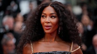 Naomi Campbell hat eine zweijährige Tochter und einen einjährigen Sohn.  (Bild: AP/Andreea Alexandru/Invision)